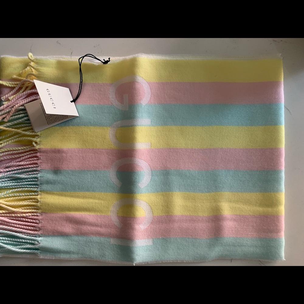 Authentic GUCCI Scarf NWT